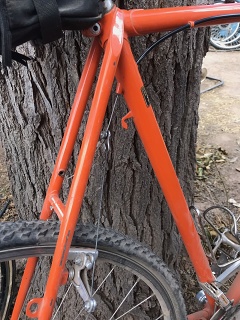 The Skarke features reversed Mafac cantilever brakes and rear brake cable routing through the seatpost and seat tube, features also found on some French constructeur bicycles. Note the generator mount.